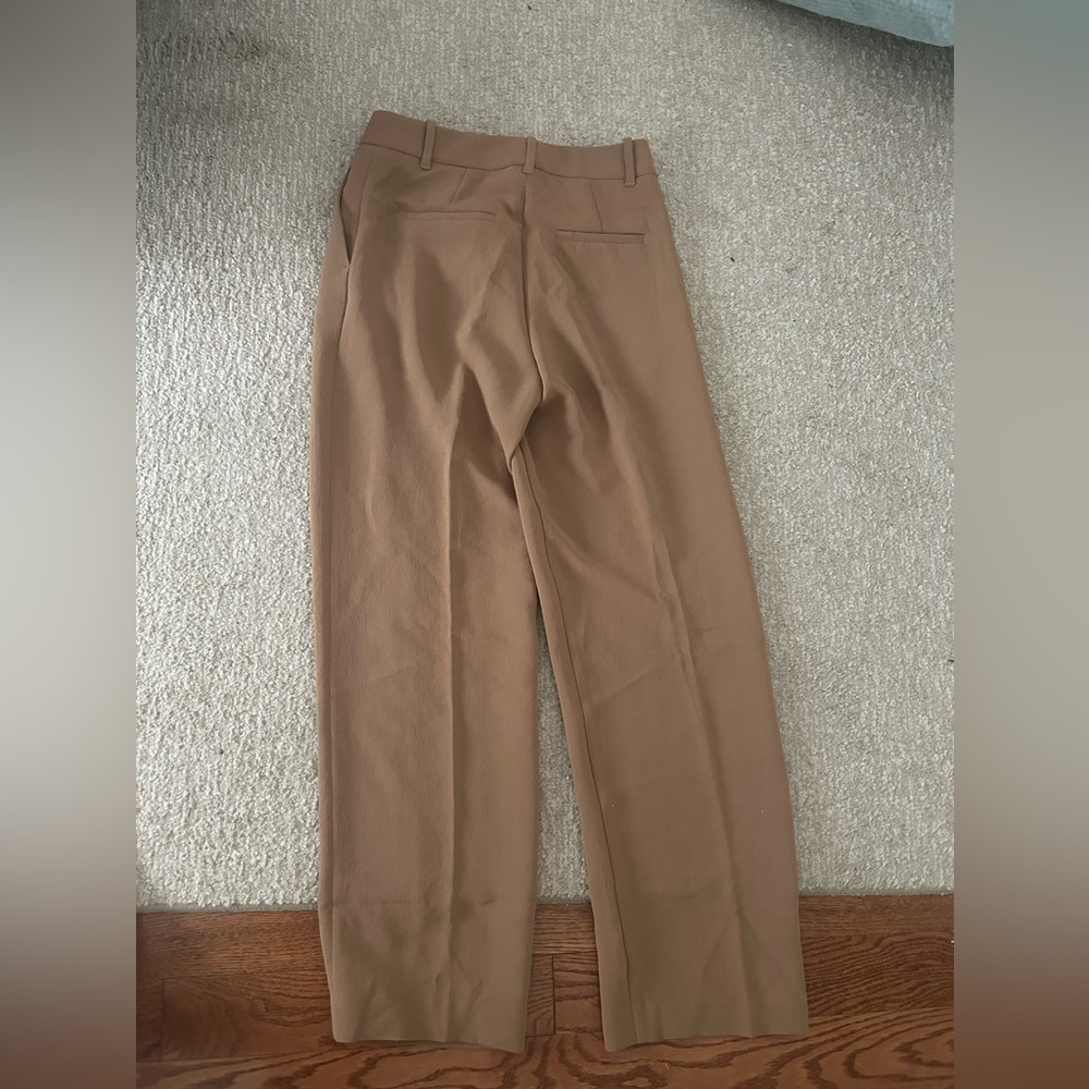 Aritzia effortless pants size 4 regular length - Picture 2 of 3